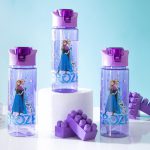 سه قمقمه رویسا بنفش طرح Frozen — چیدمان استودیویی
