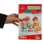 ابعاد و اندازه جعبه بازی فکری میله‌های هزارکاره 100 عددی در دست